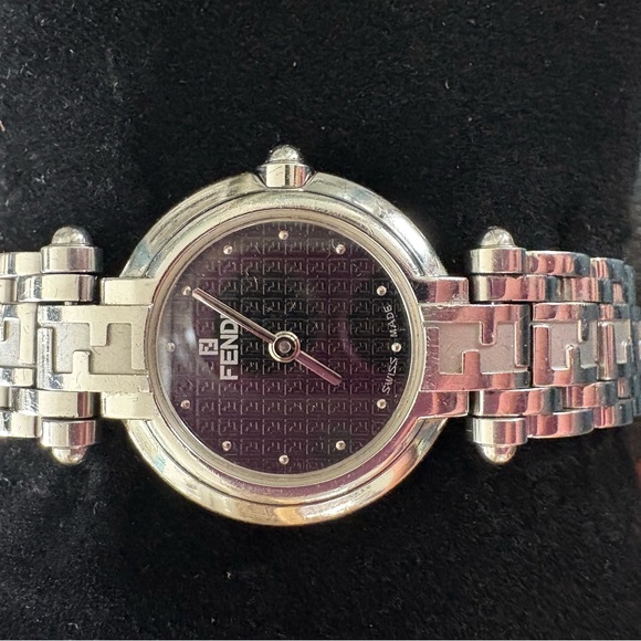 FENDI Black and Stainless Steal Timepiece FUNCTIONAL AUTHENTIC - Picture 10 of 13